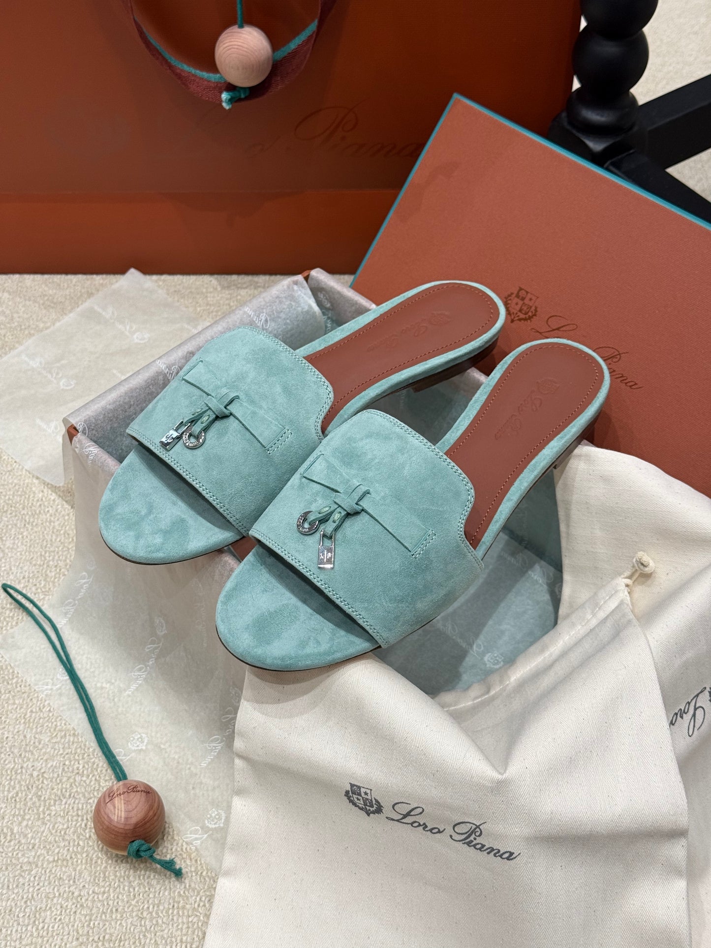 LORO P SUMMER CHARM SLIPPER