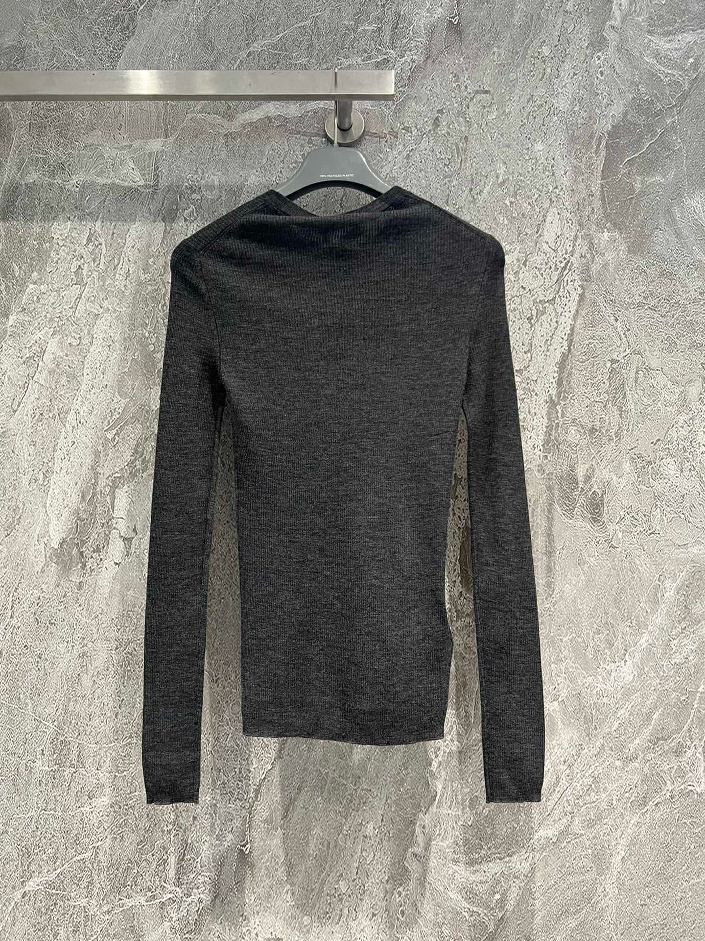 PD KNITTED TOP