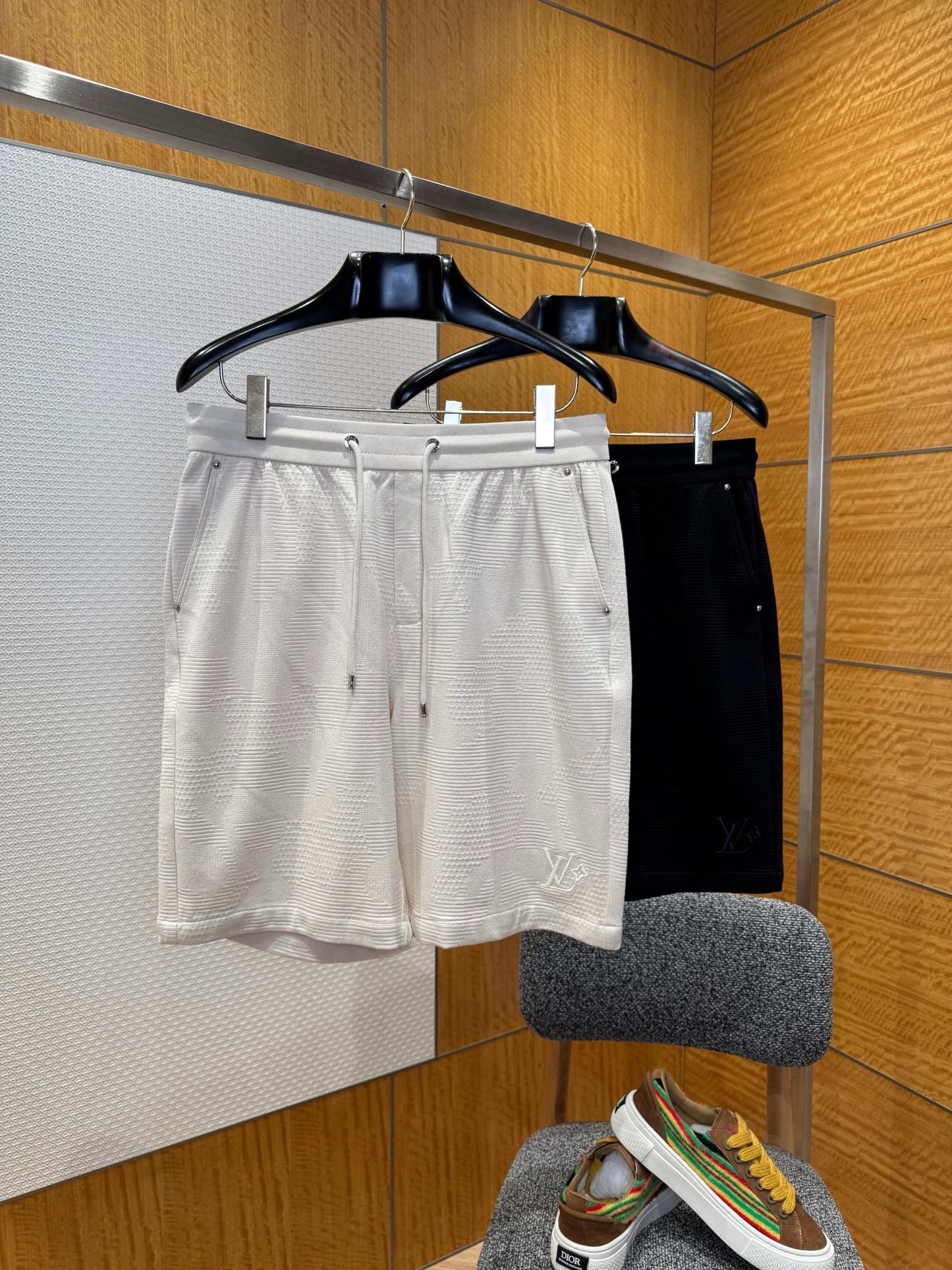 LOU SHORTS