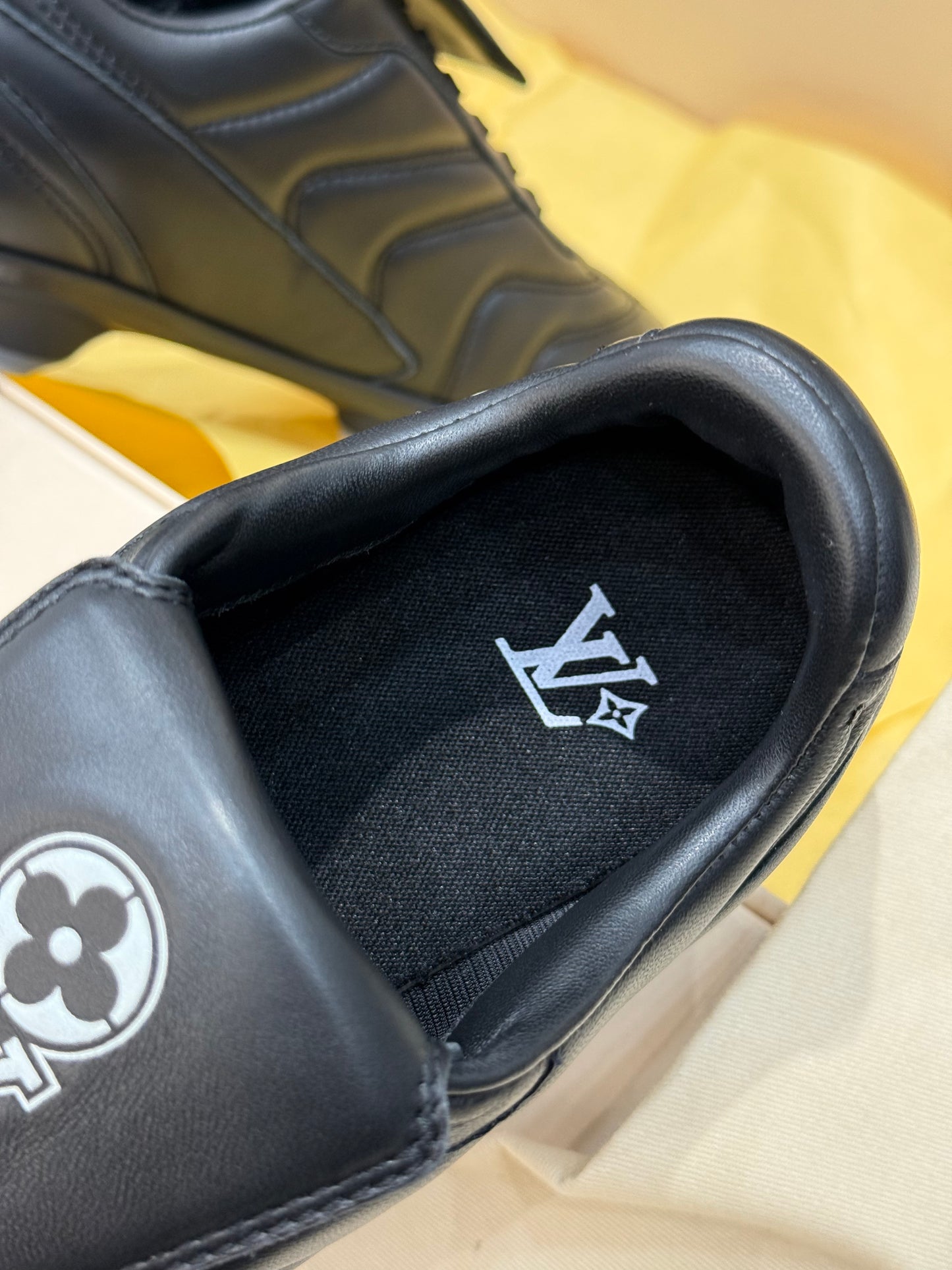 LOU FOOTPRINT SNEAKER