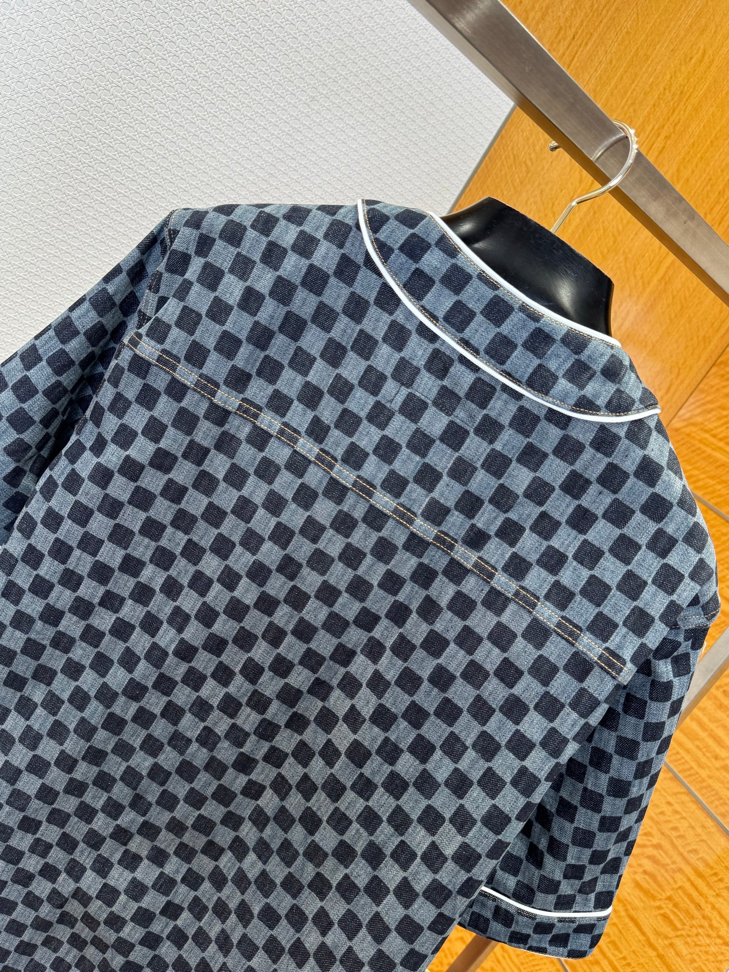 LOU SHIRT