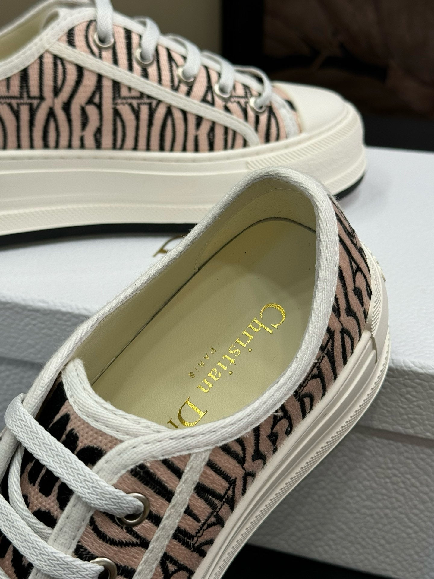 CD PLATFORM SNEAKER
