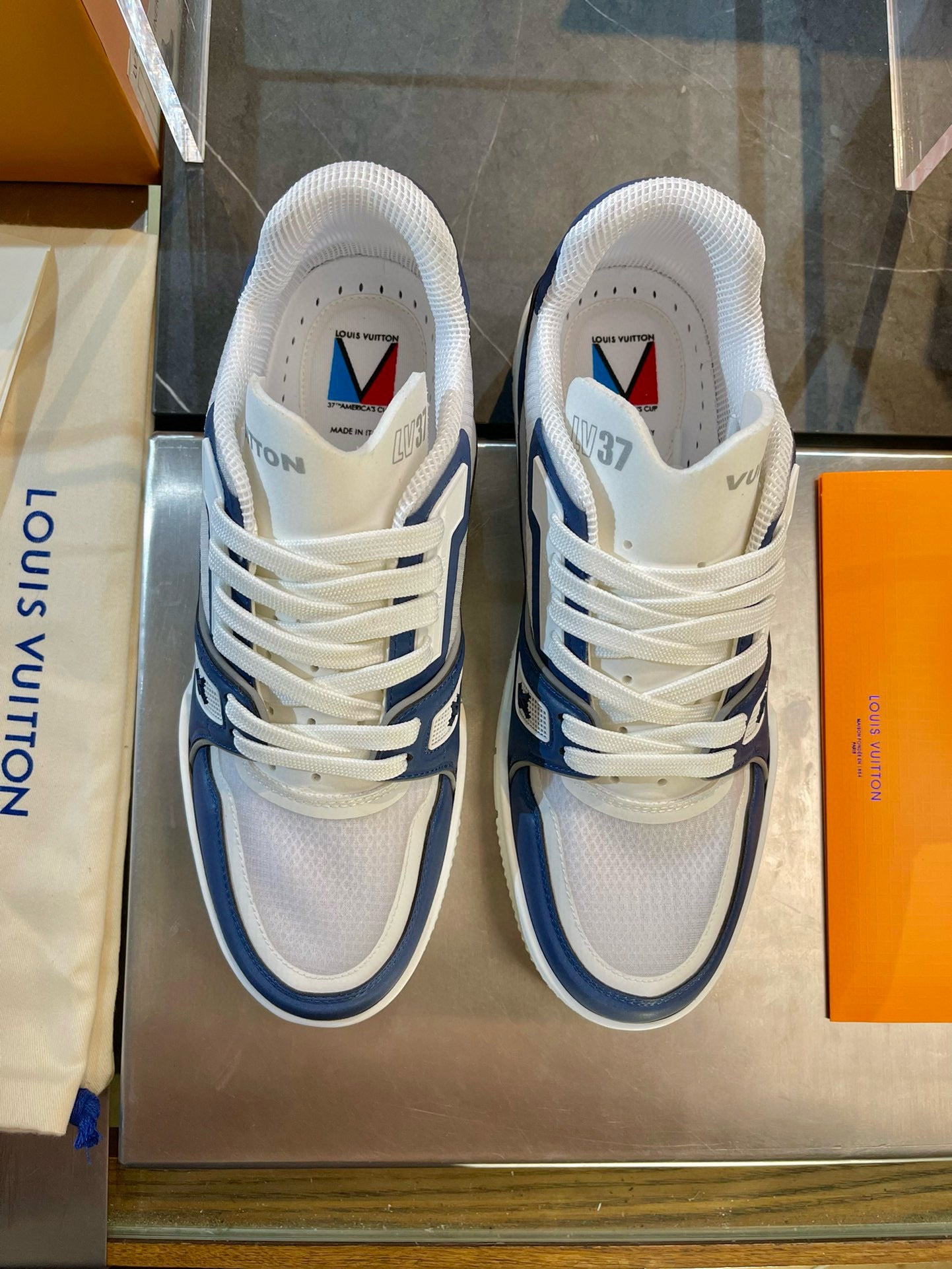LOU TRAINERS
