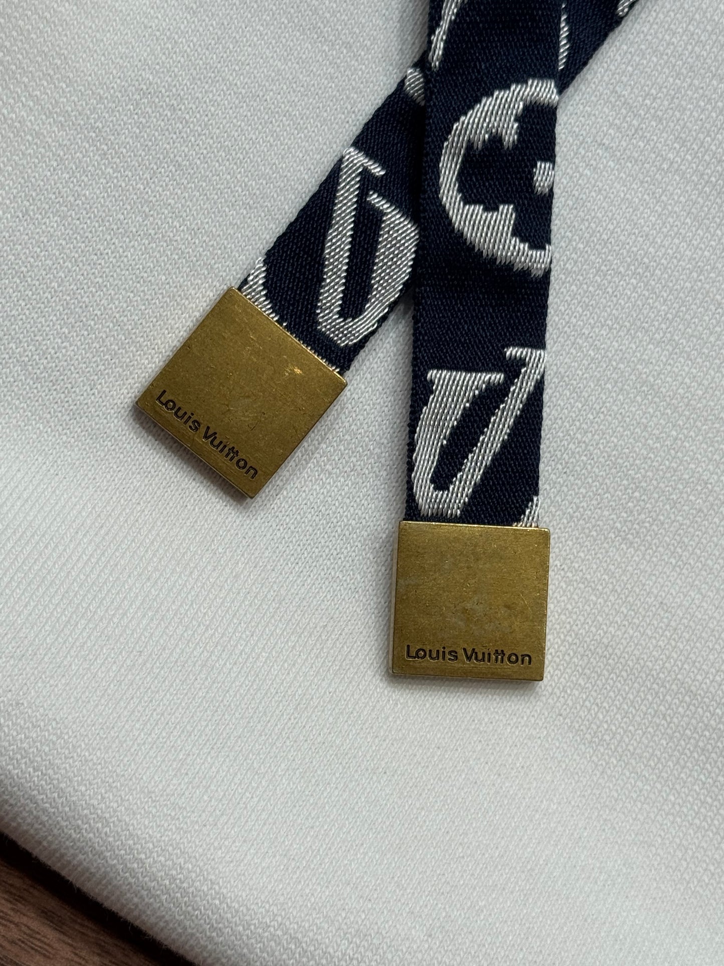 LOU HOODIE