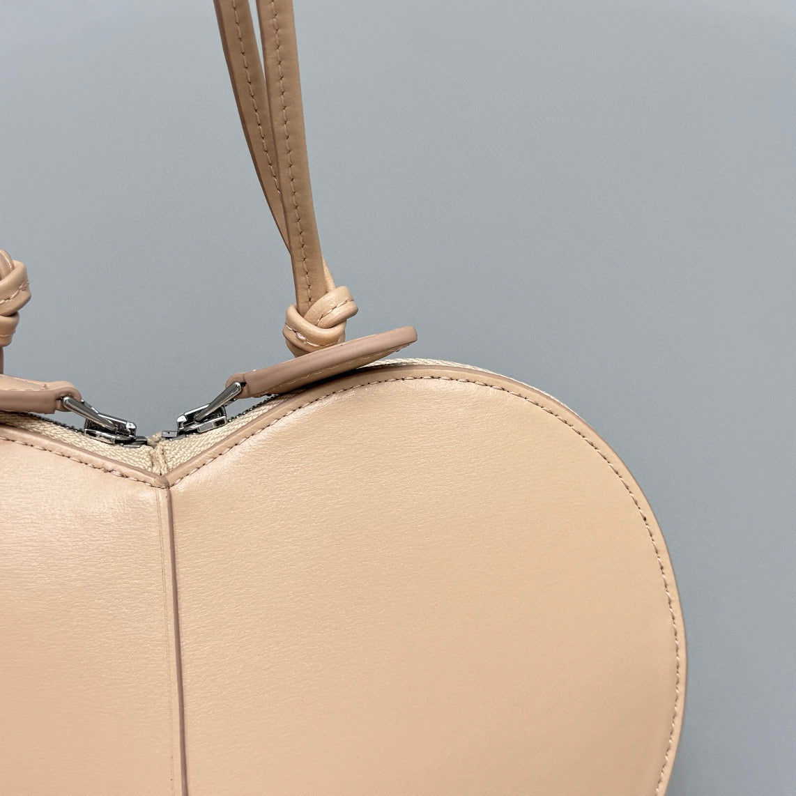 ALAIA LE COEUR BAG
