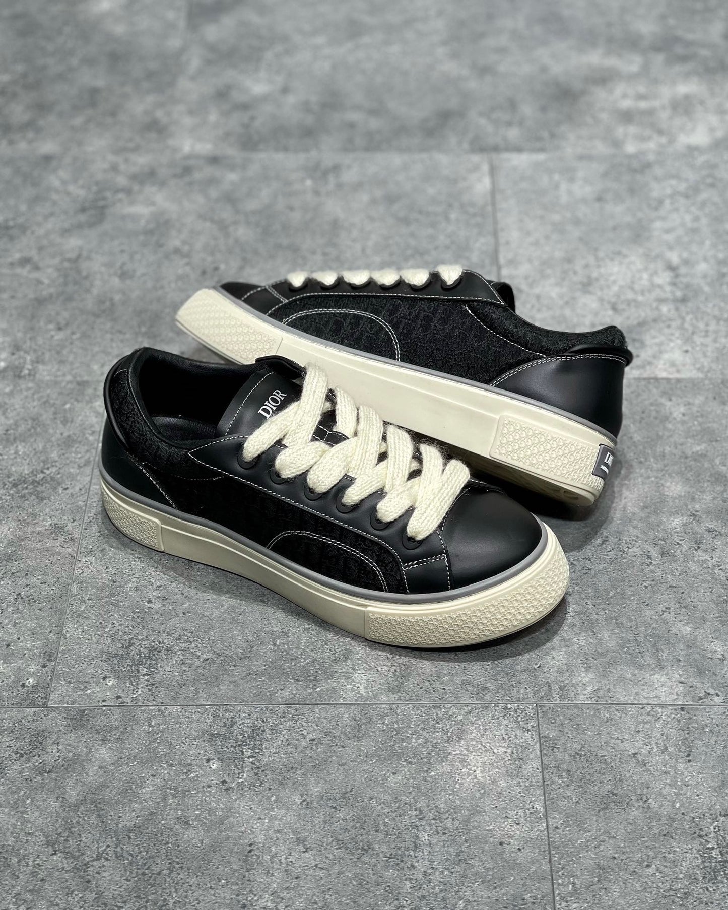 CD B33 SNEAKER