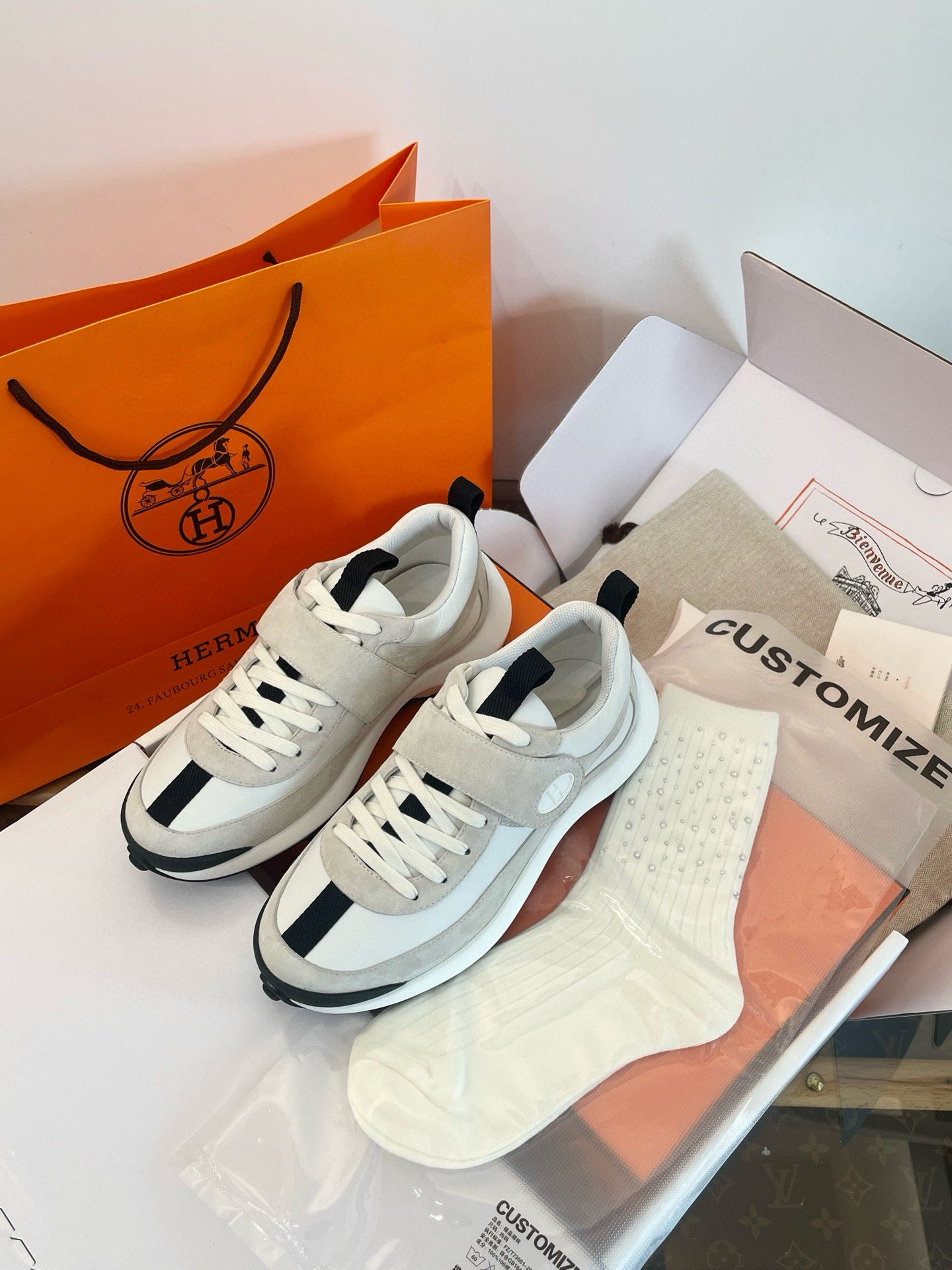 HERM LOOP SNEAKER
