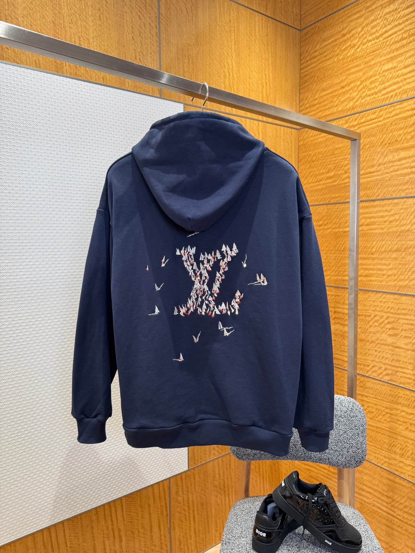 LOU HOODIE