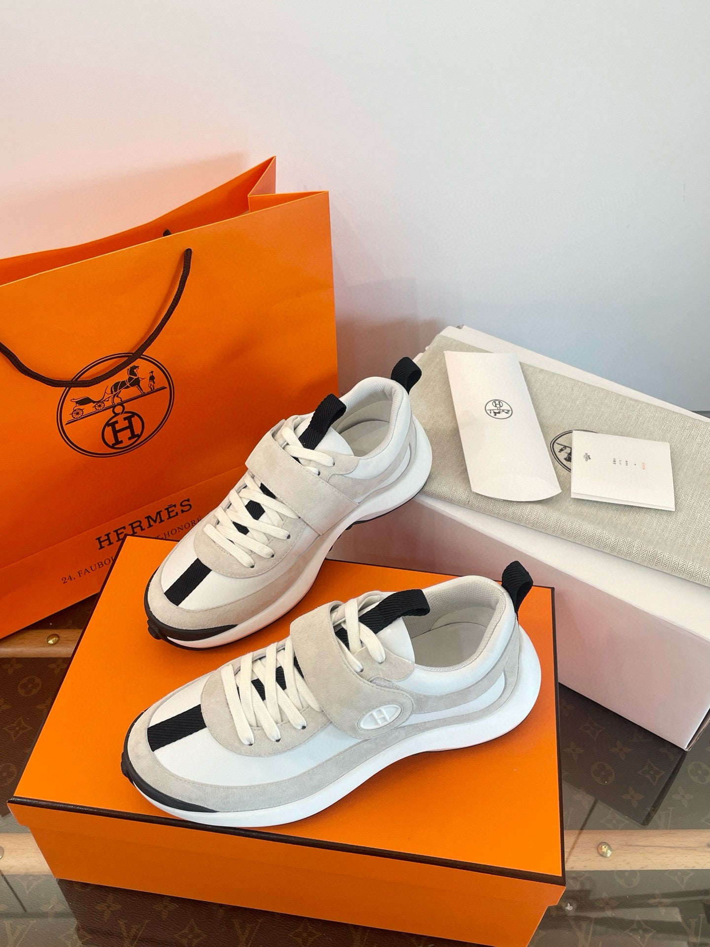 HERM LOOP SNEAKER