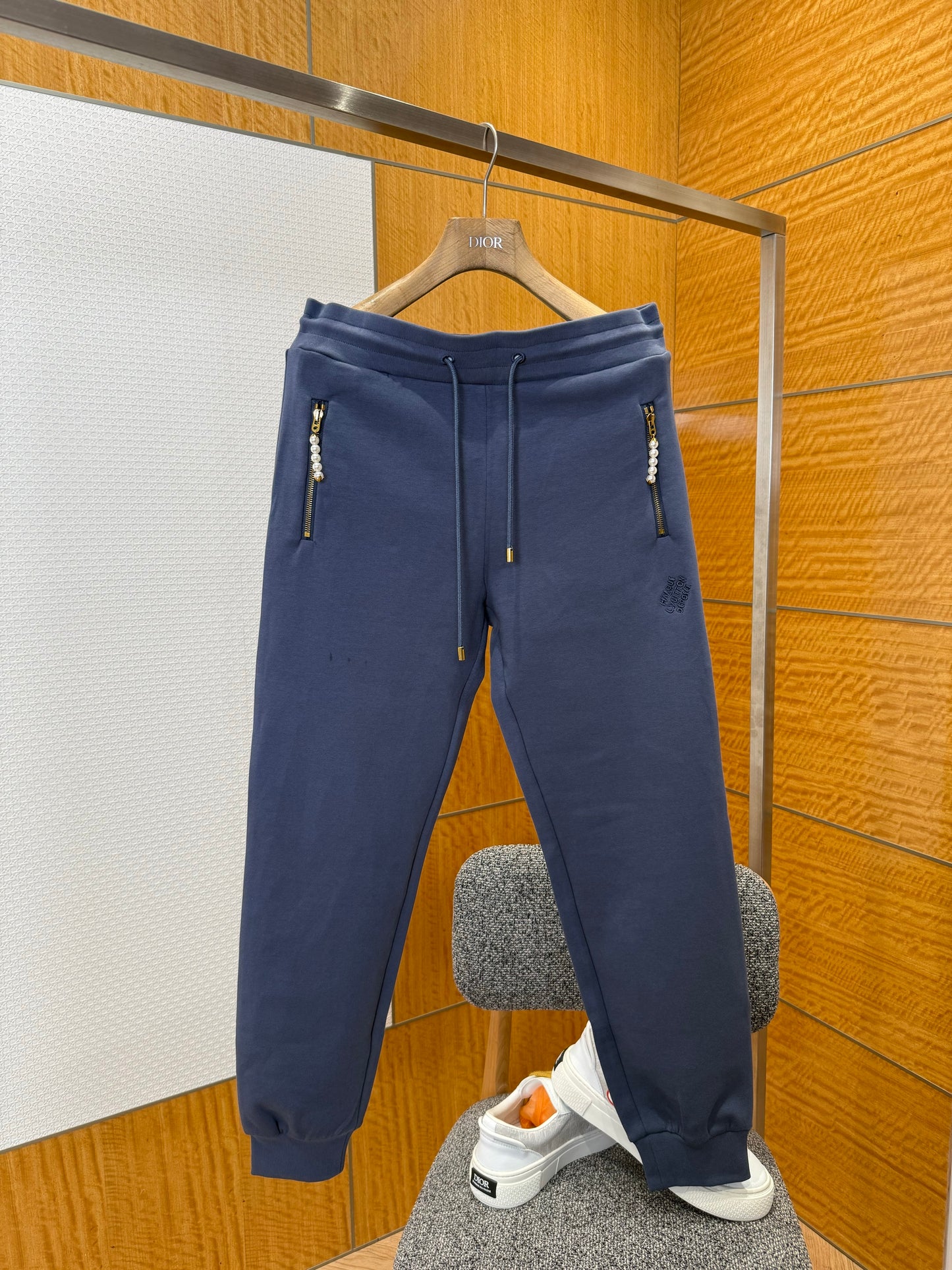 LOU JOGGERS