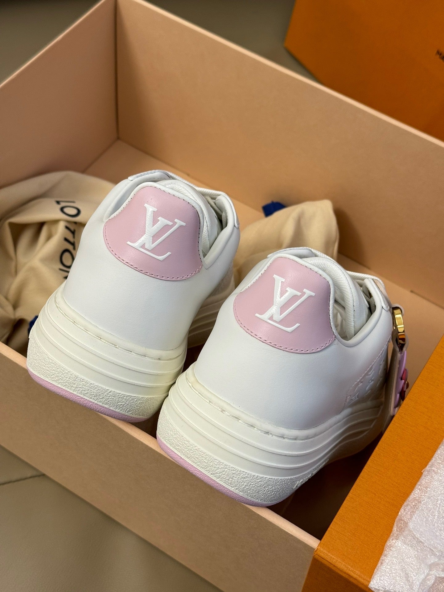 LOU TRAINERS