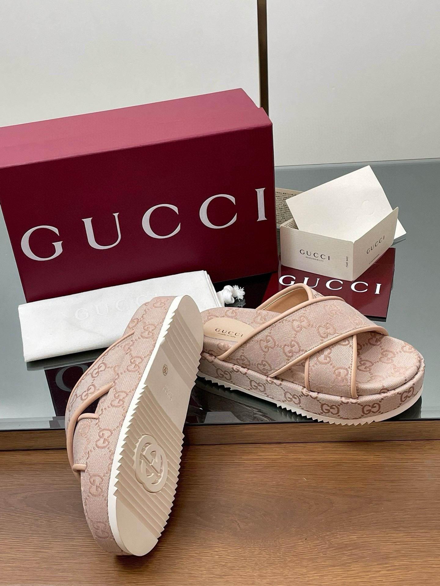 GG SANDALS