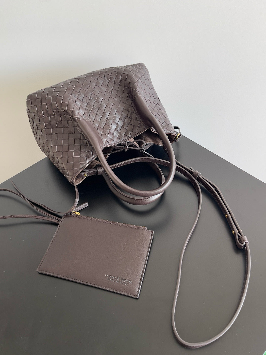 BOTT V SMALL PINACOTECA BAG