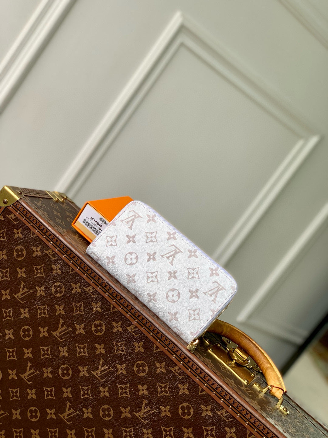 LOU ZIPPY WALLET