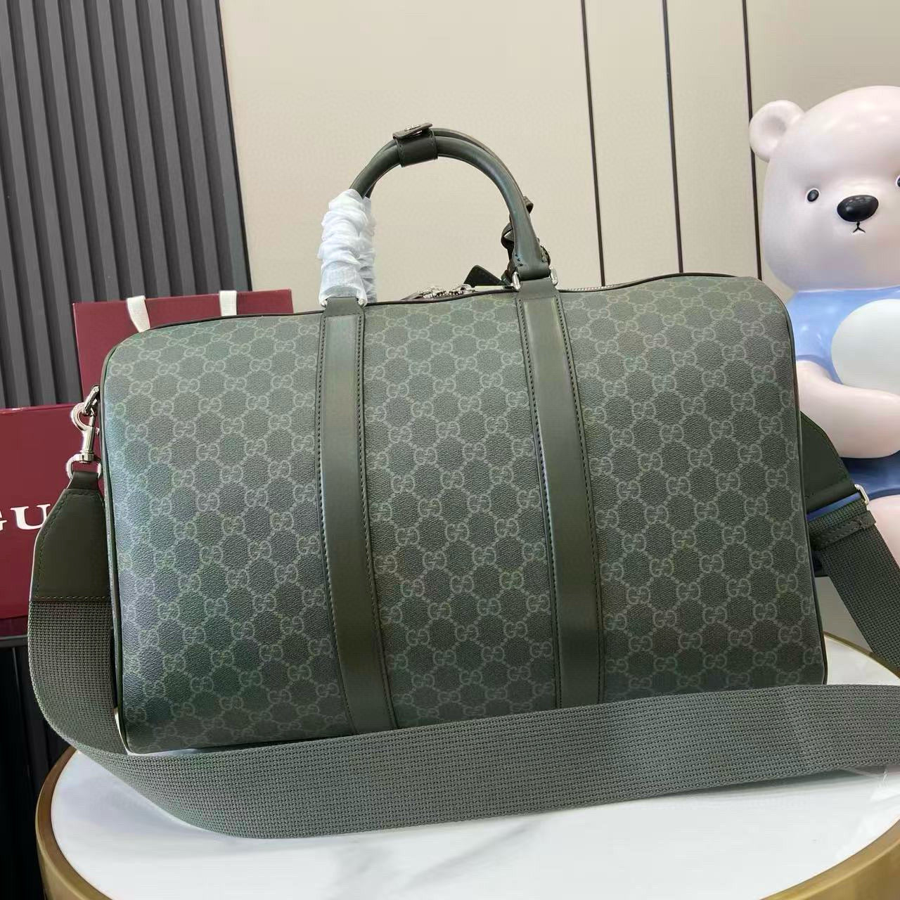 GG MONOGRAM MEDIUM DUFFLE BAG