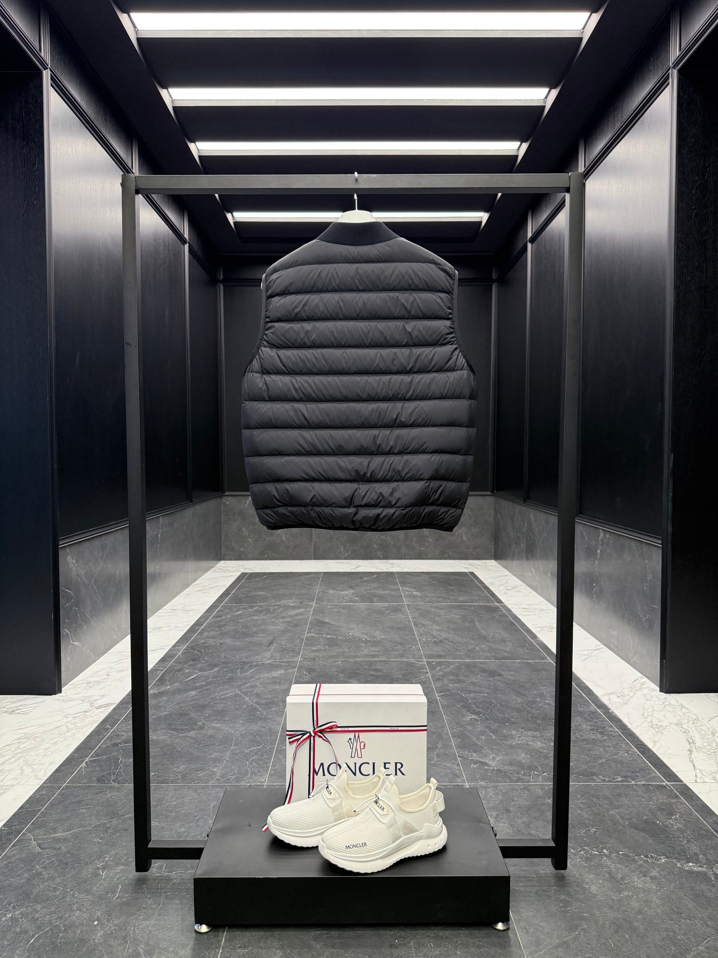 MONC VERNEY JACKET