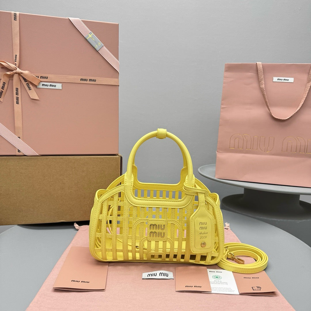 MIU M LEATHER BASKET BAG