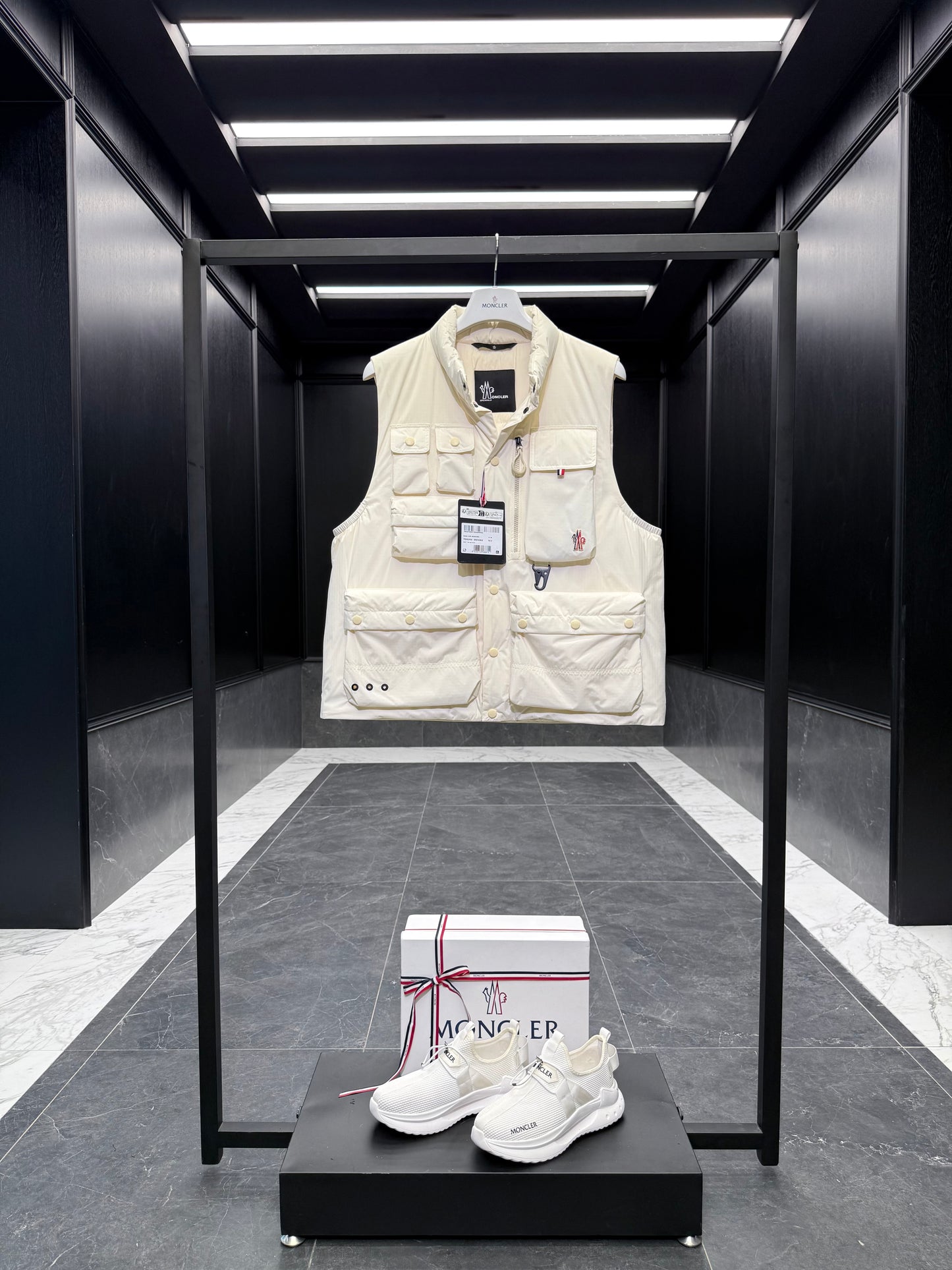 MONC TONGASS VEST