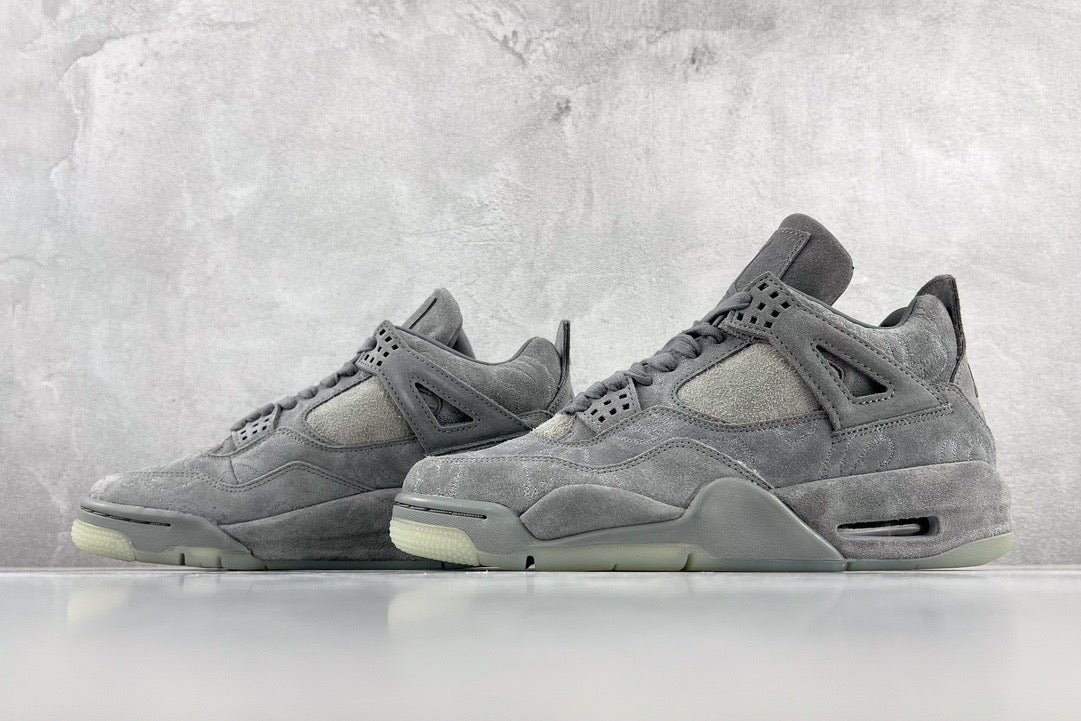 NIKE JORDAN 4