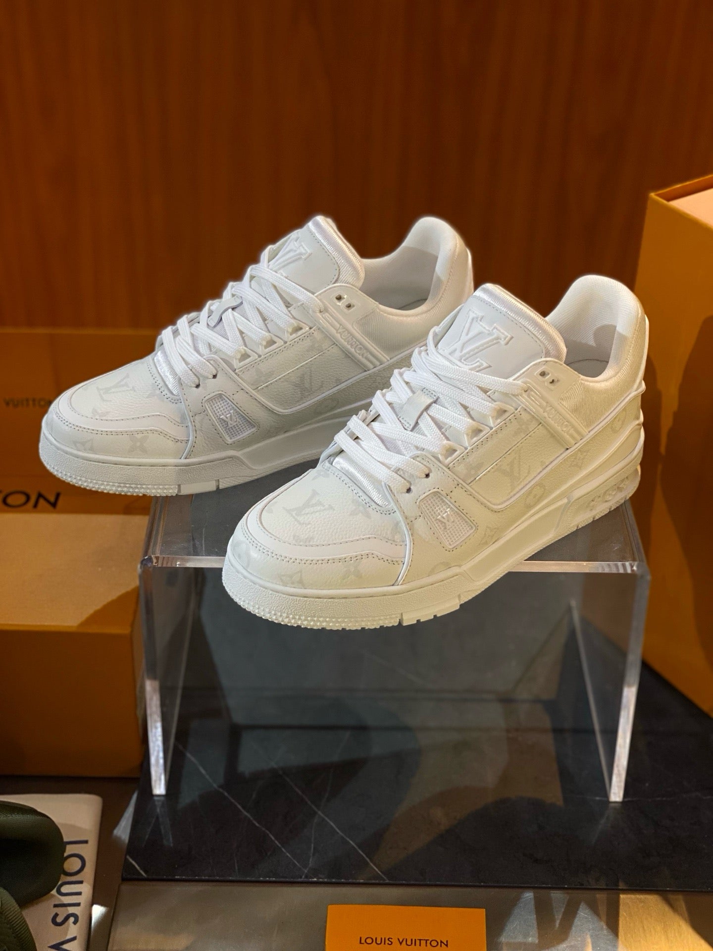 LOU TRAINERS