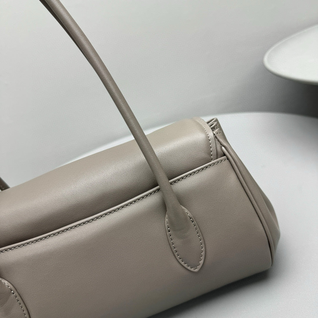 MIU M SHOULDER BAG