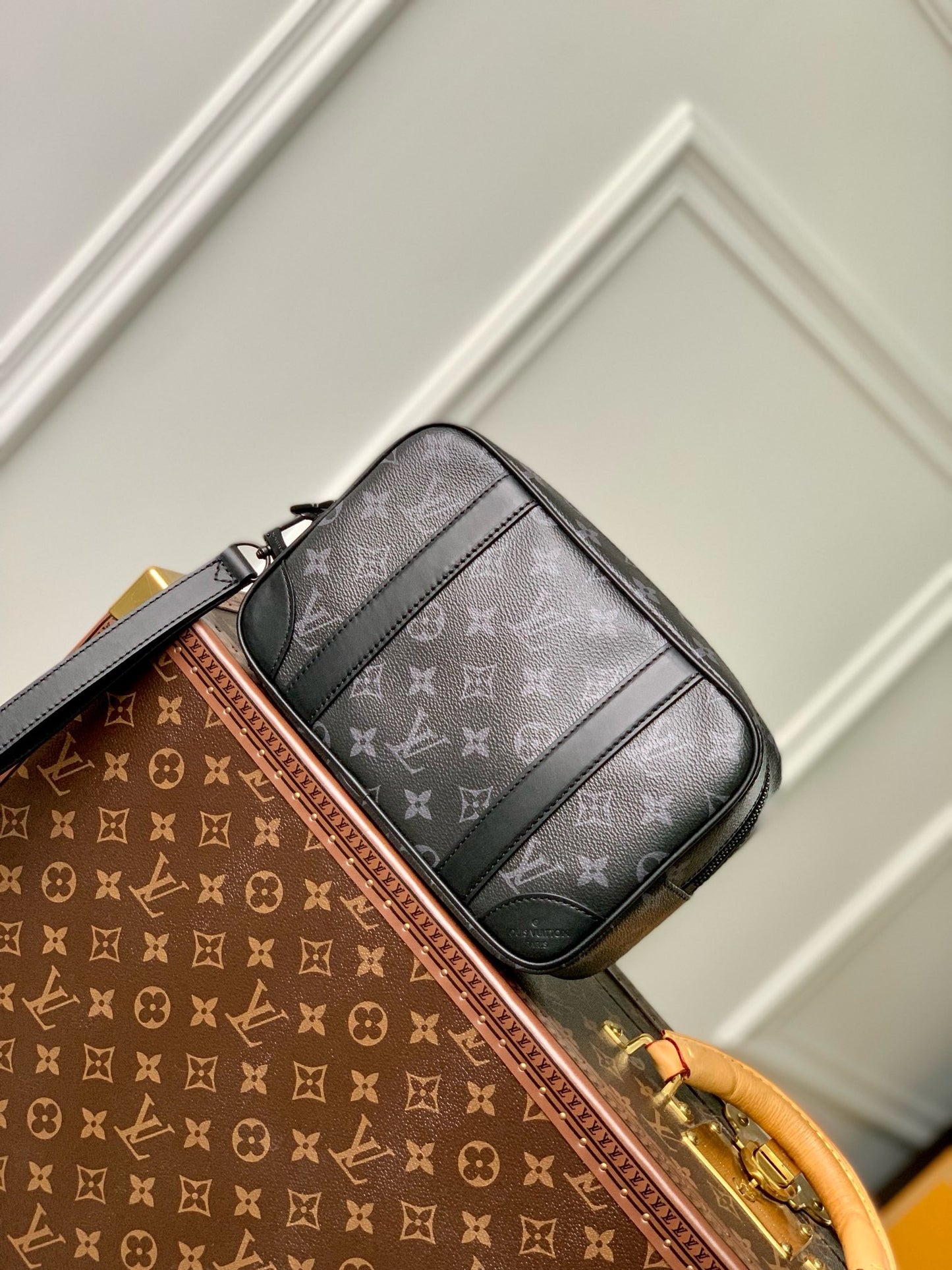 LOU POCHETTE KASAI