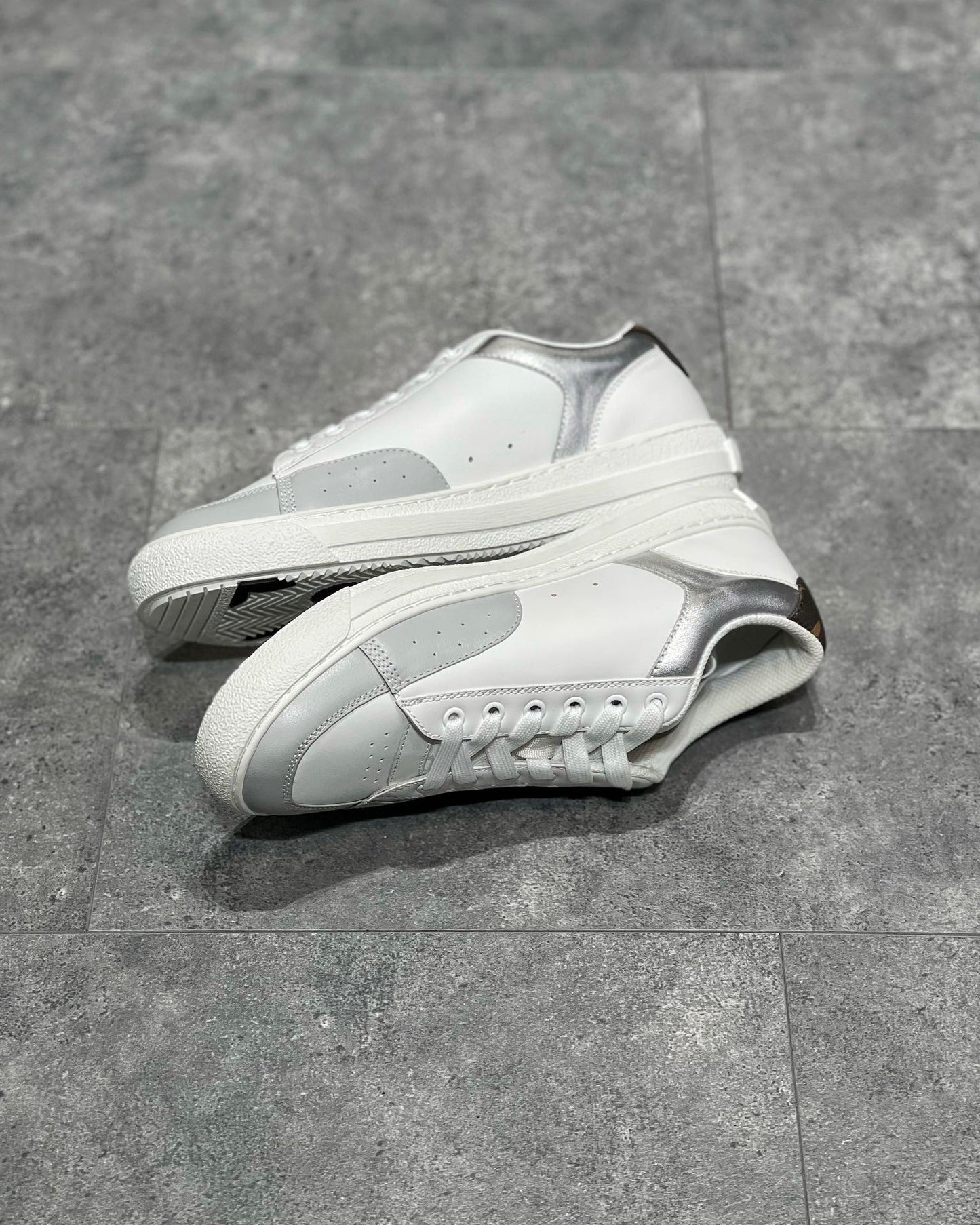 LOU TRAINERS