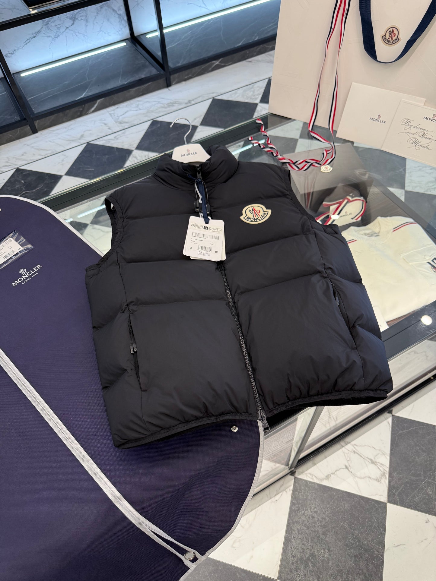 MONC ALMAZ VEST