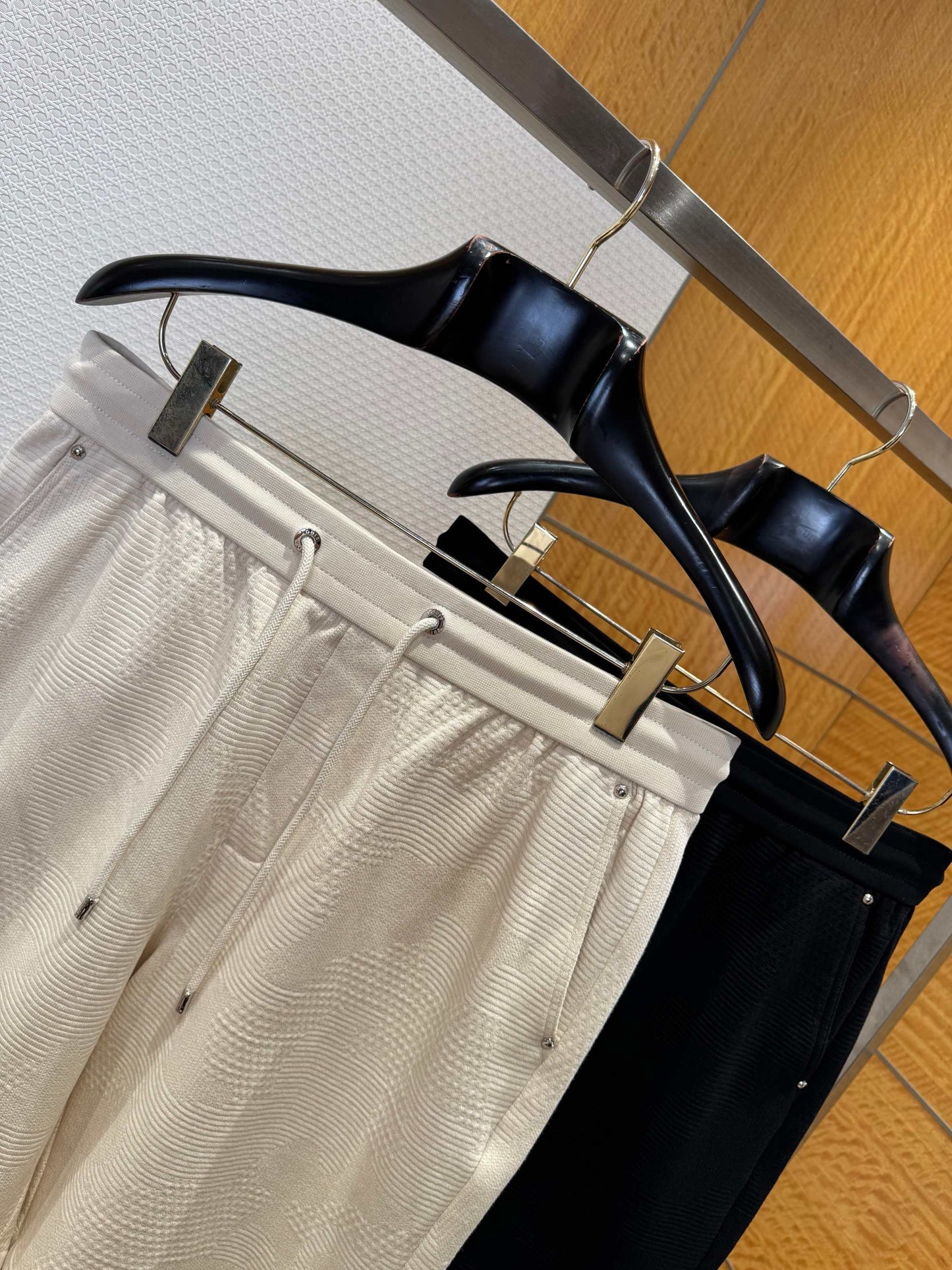 LOU SHORTS
