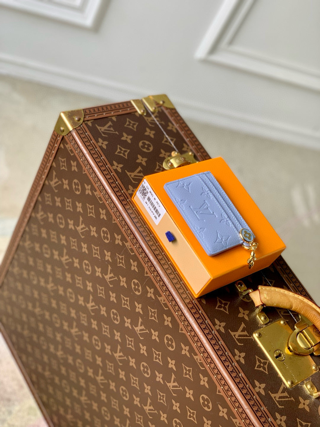 LOU CHARMS CARD HOLDER