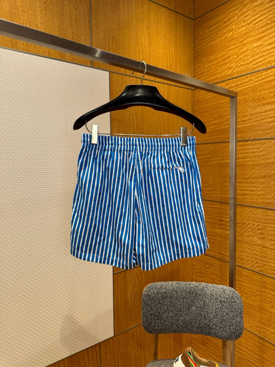 LOU SHORTS