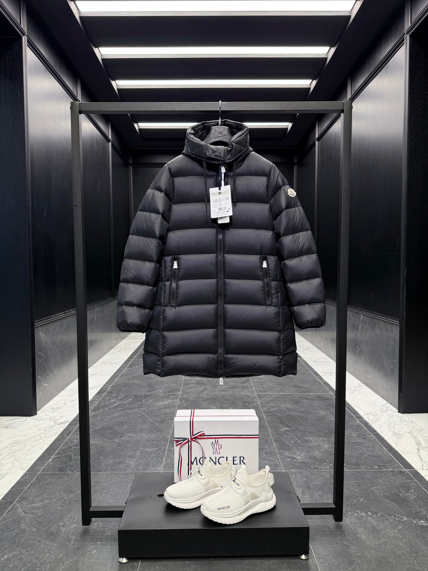 MONC SUYENNE COAT
