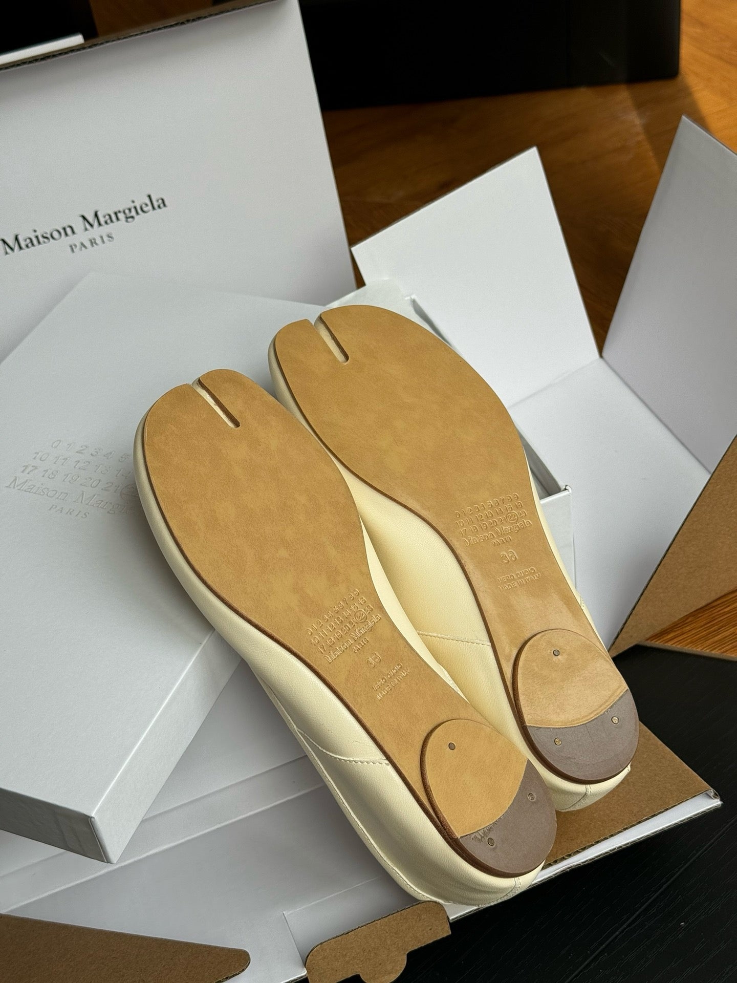 MAISON M TABI BALLET FLATS