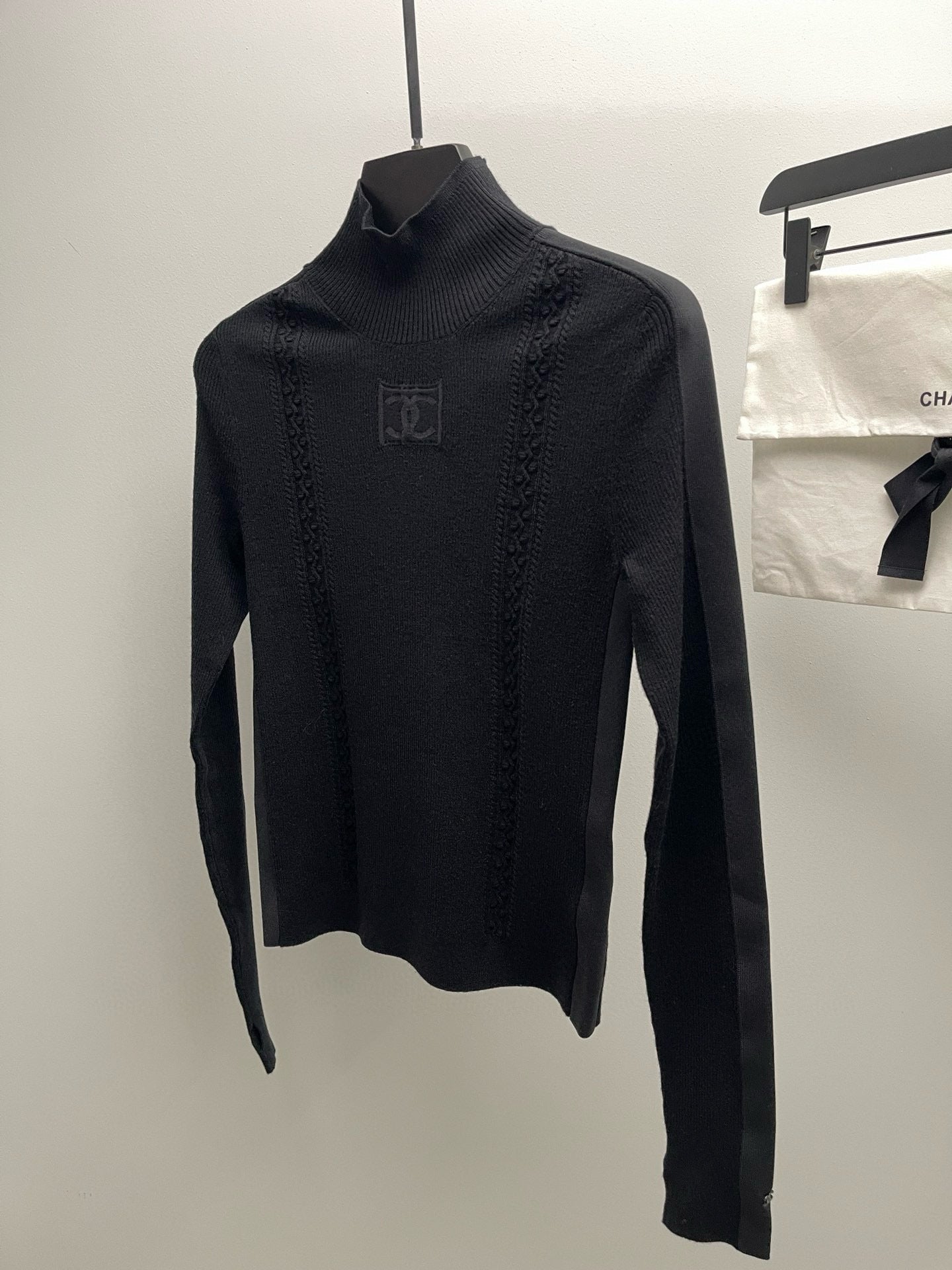 CC TURTLENECK