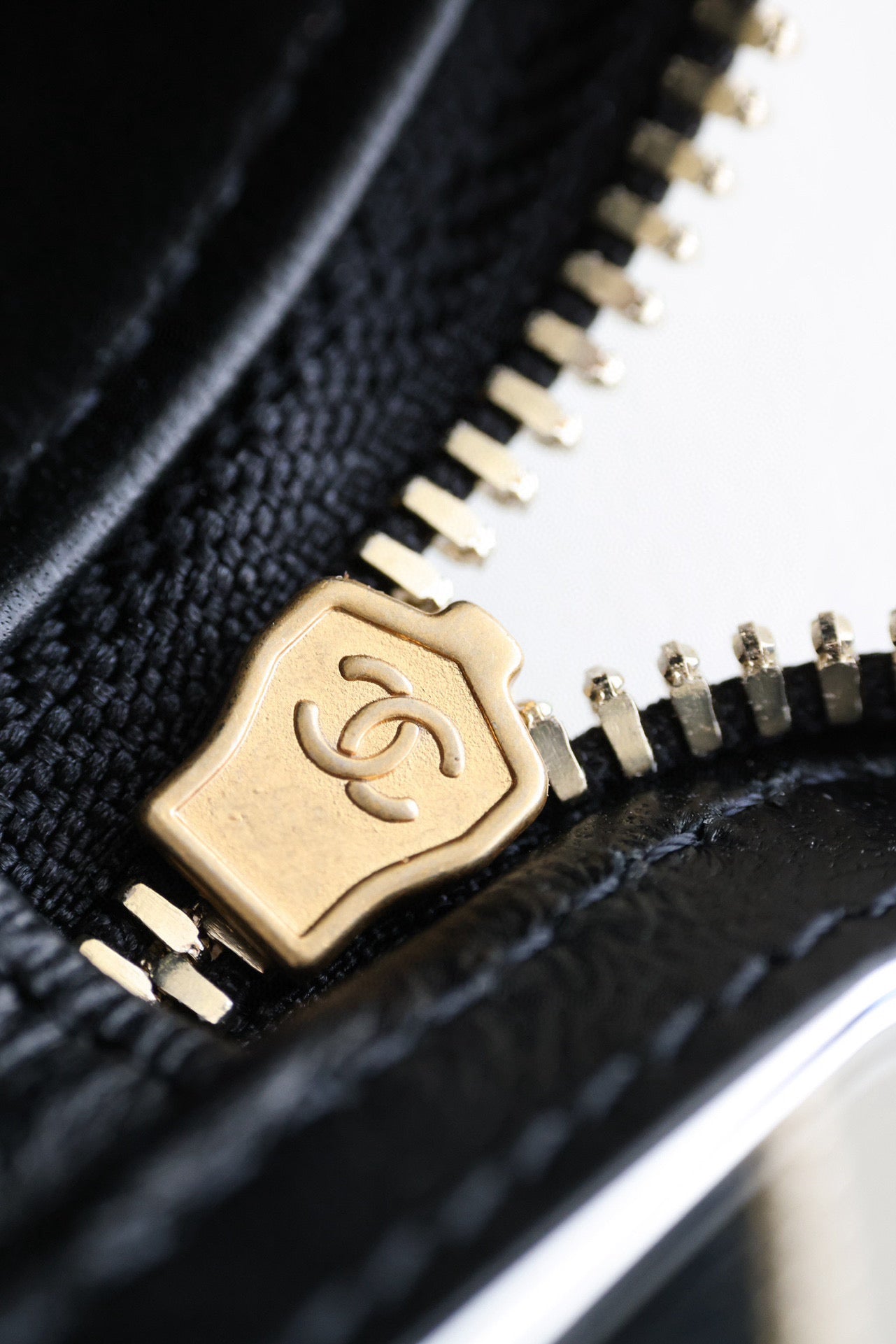 CC 24S VANITY BAG
