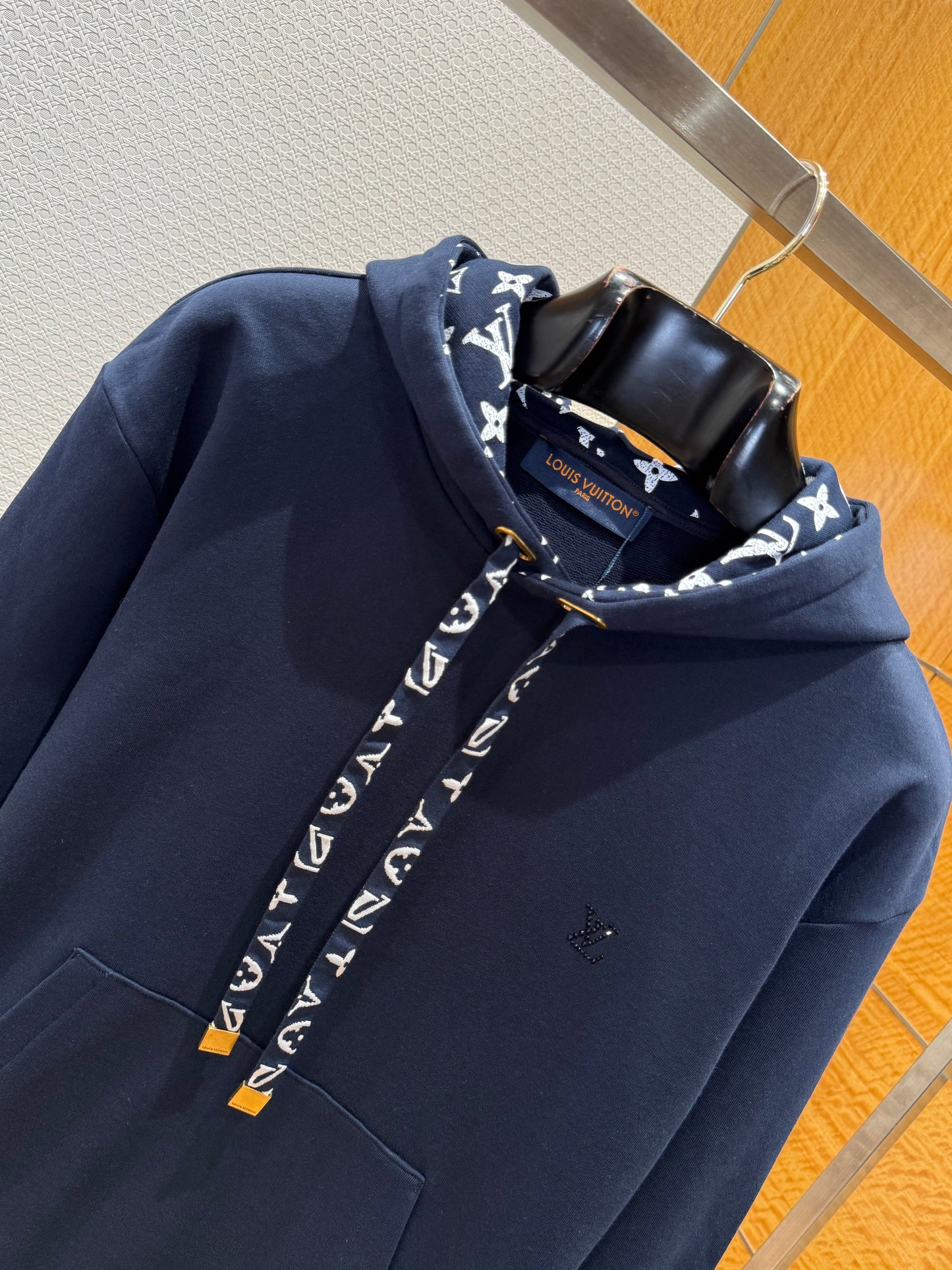 LOU HOODIE