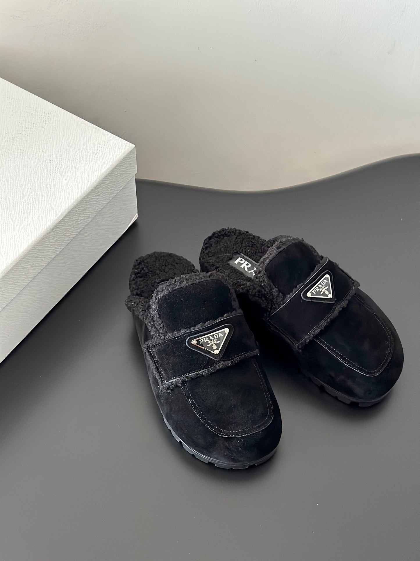 PD SHEARLING SLIPPERS