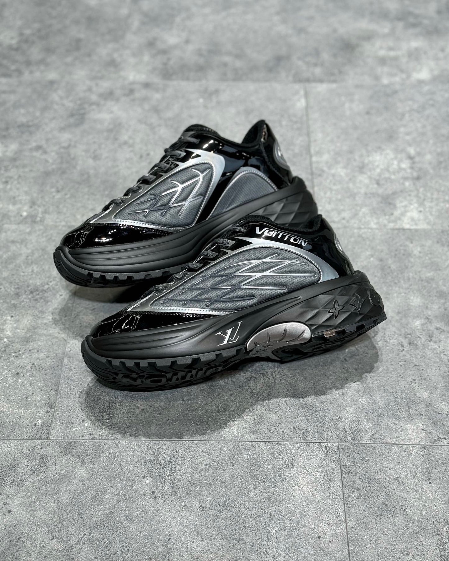 LOU DISCOVERY TRAINERS