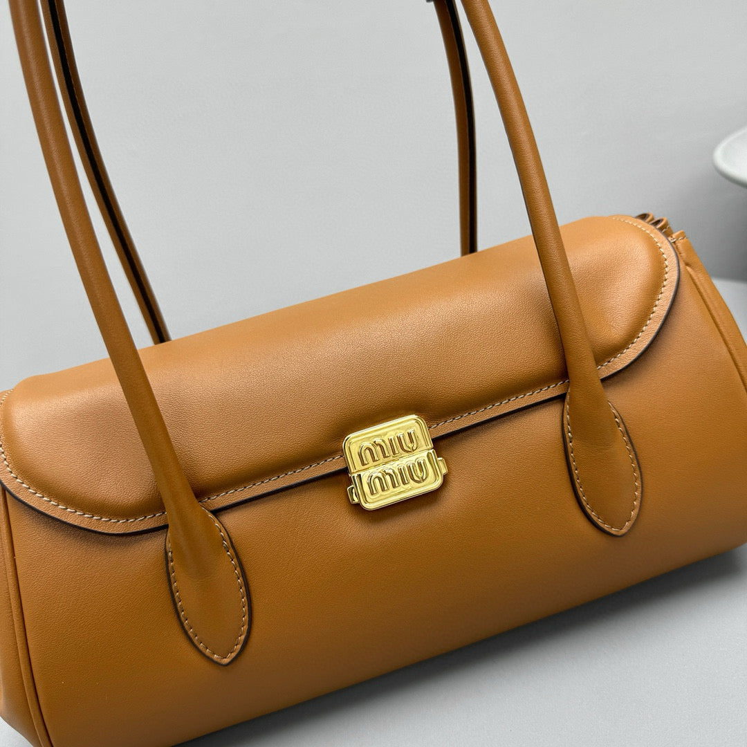 MIU M SHOULDER BAG