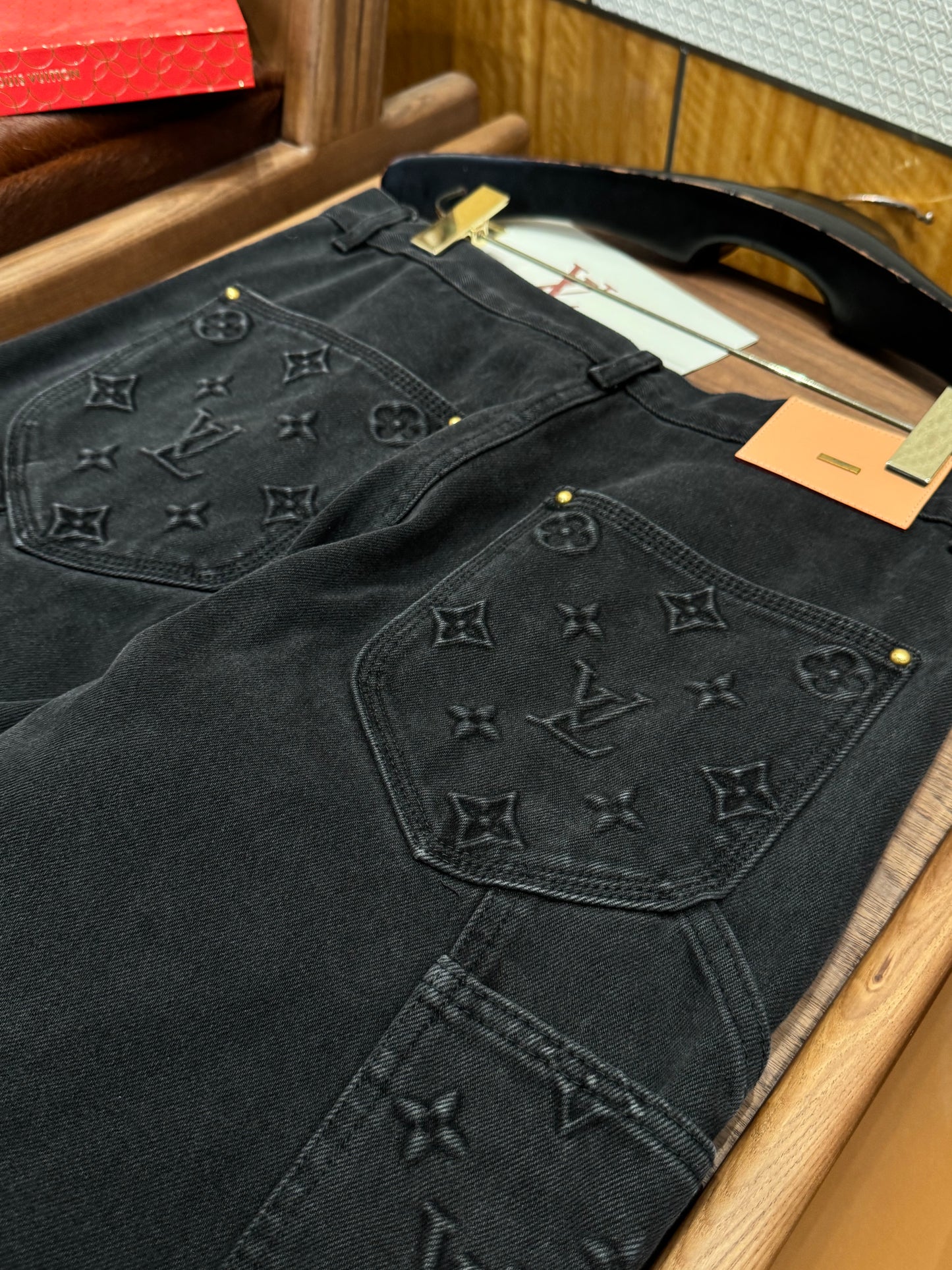 LOU JEANS
