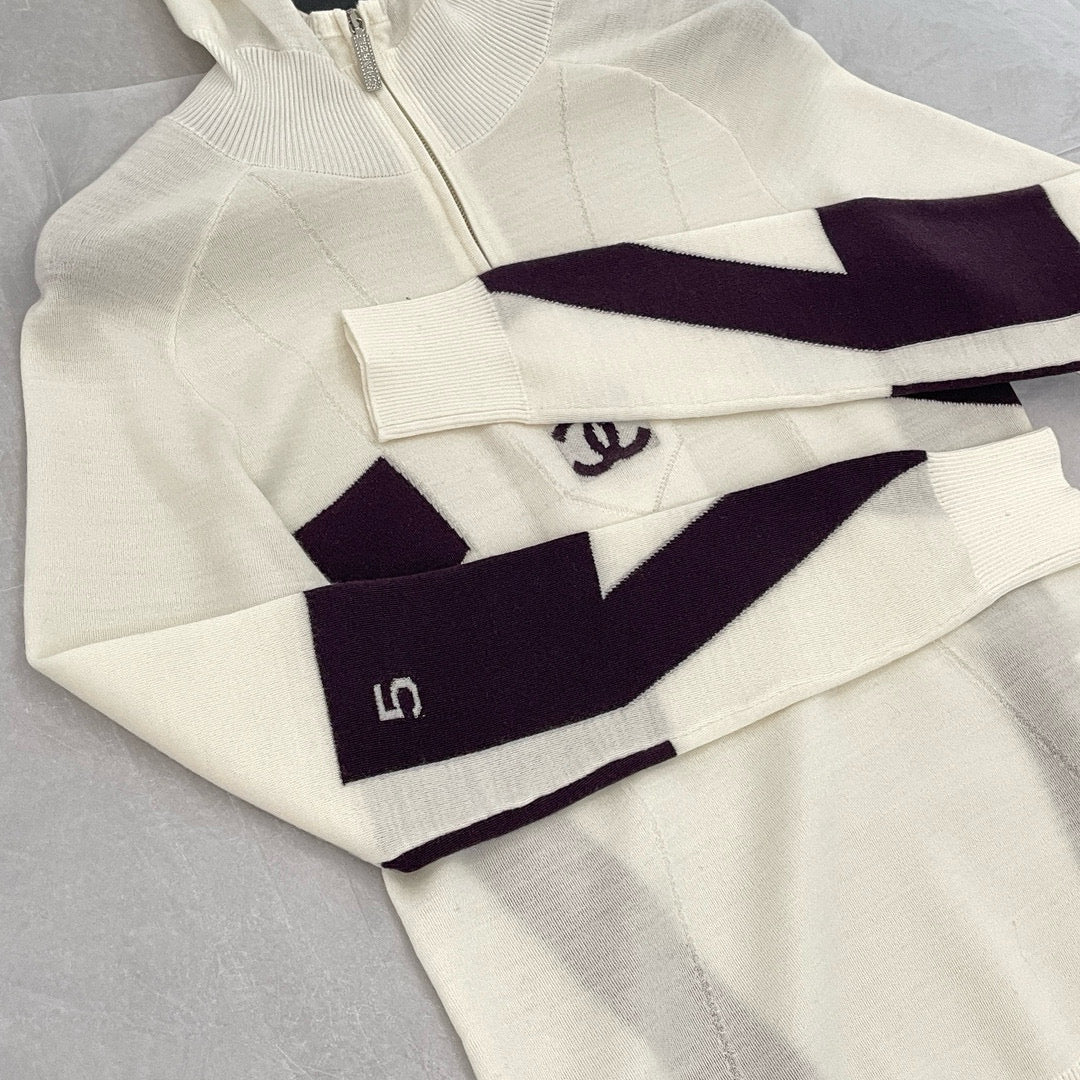 CC KNIT HOODIE