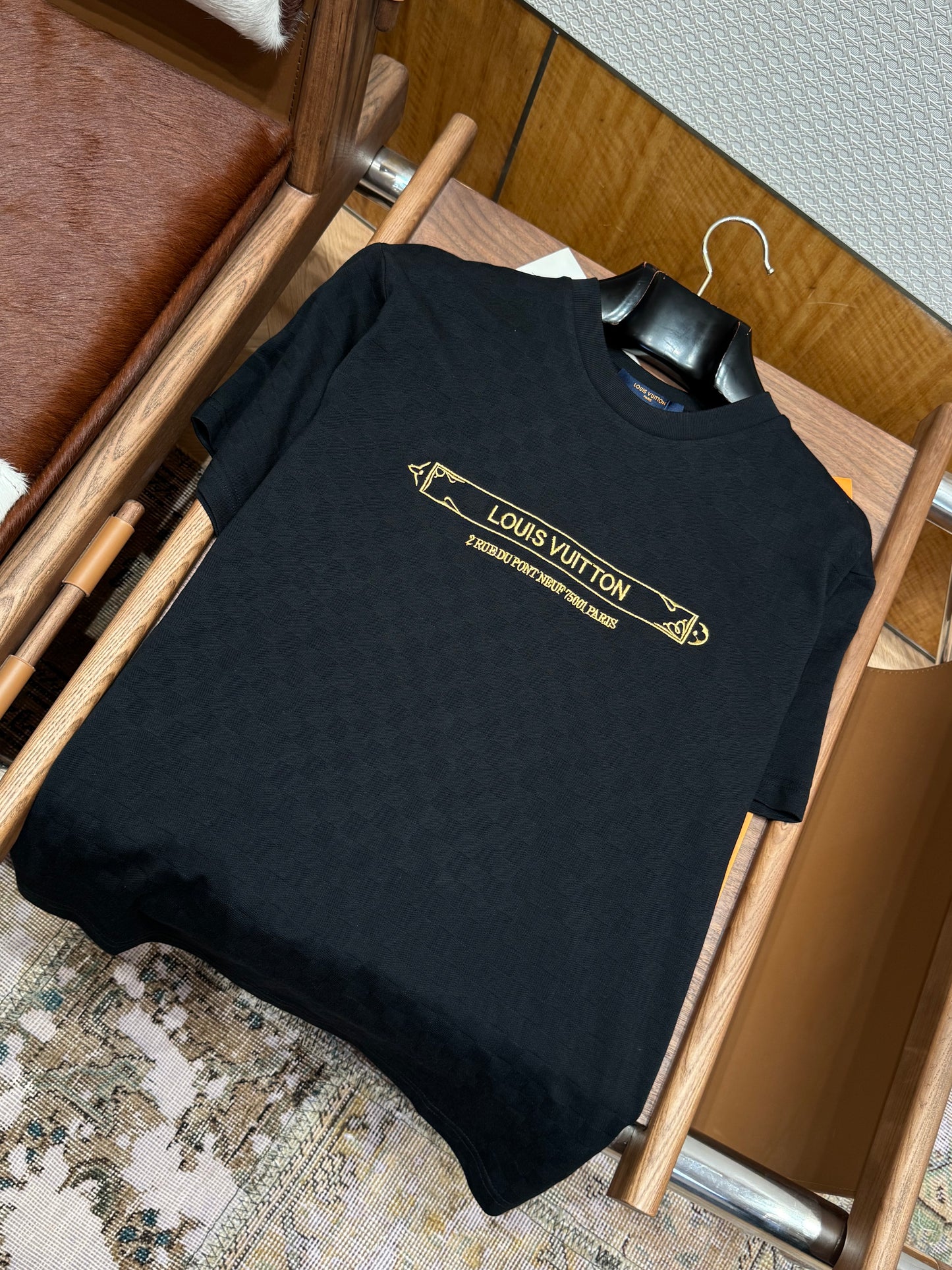 LOU T-SHIRT