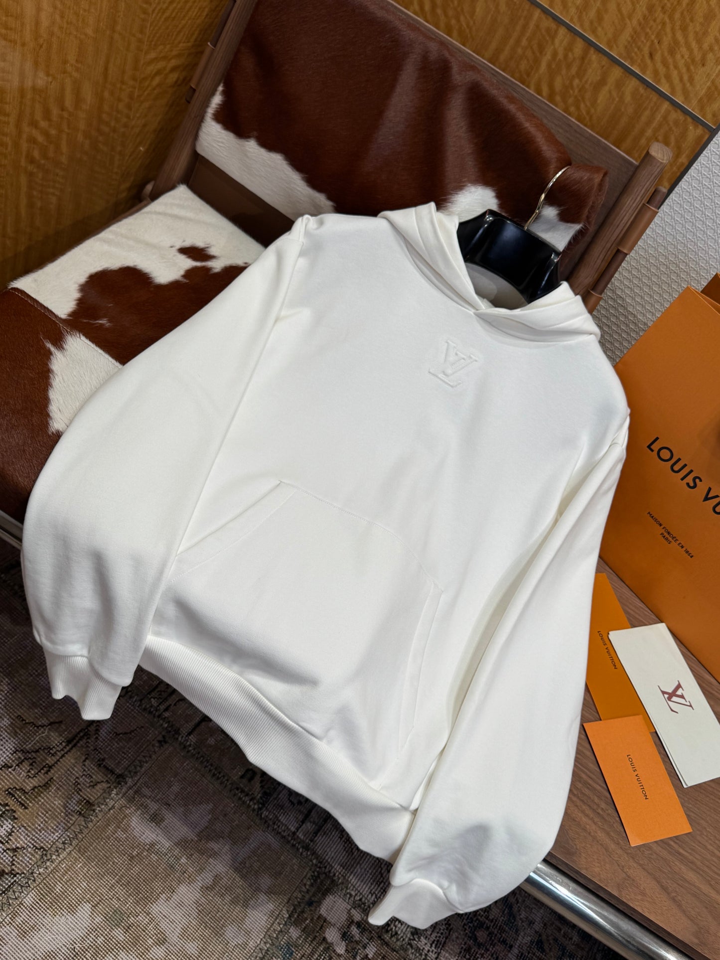 LOU HOODIE