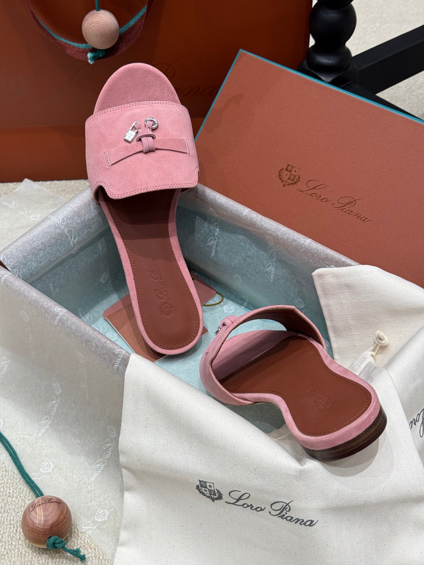 LORO P SUMMER CHARM SLIPPER