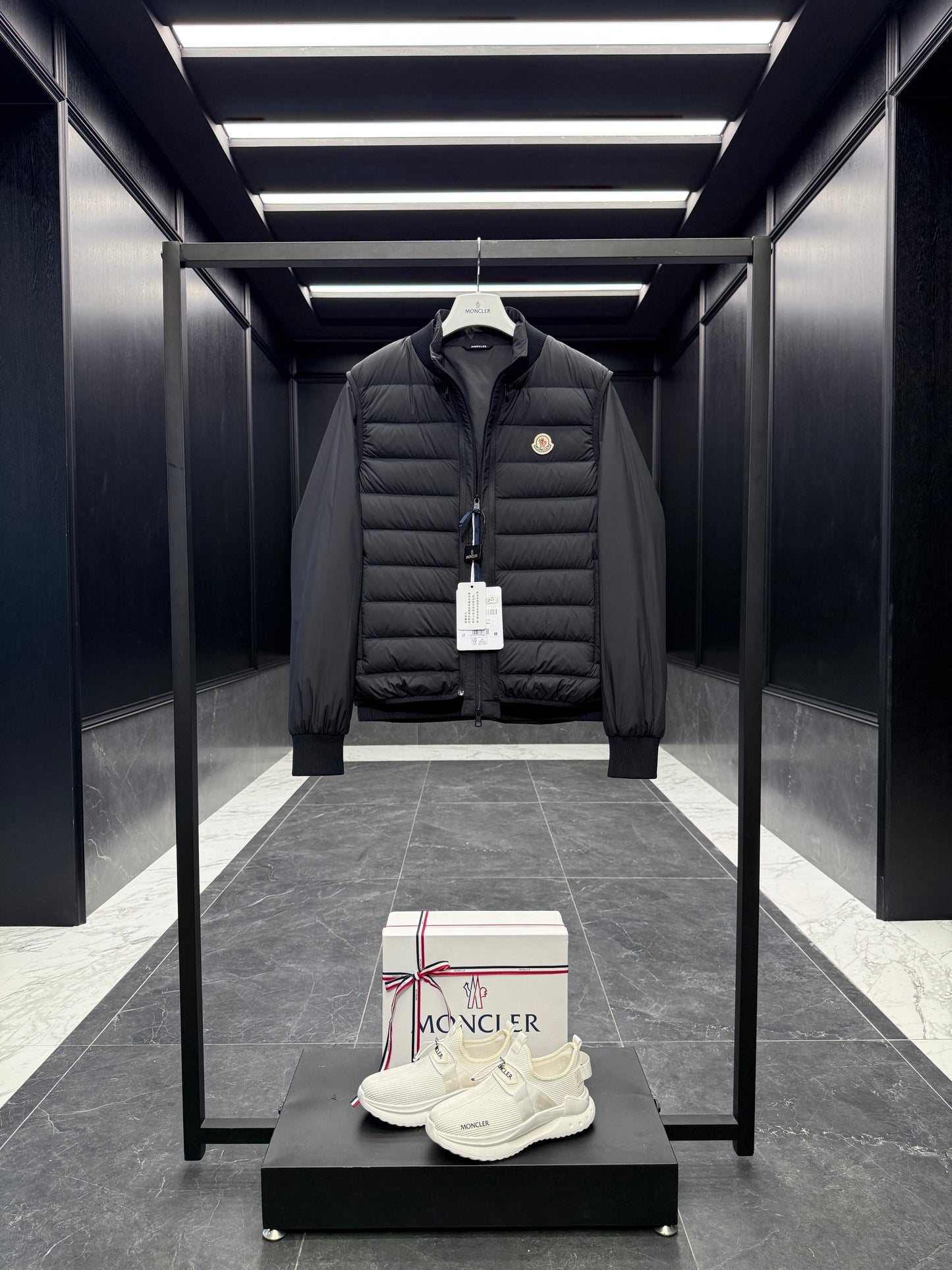 MONC VERNEY JACKET