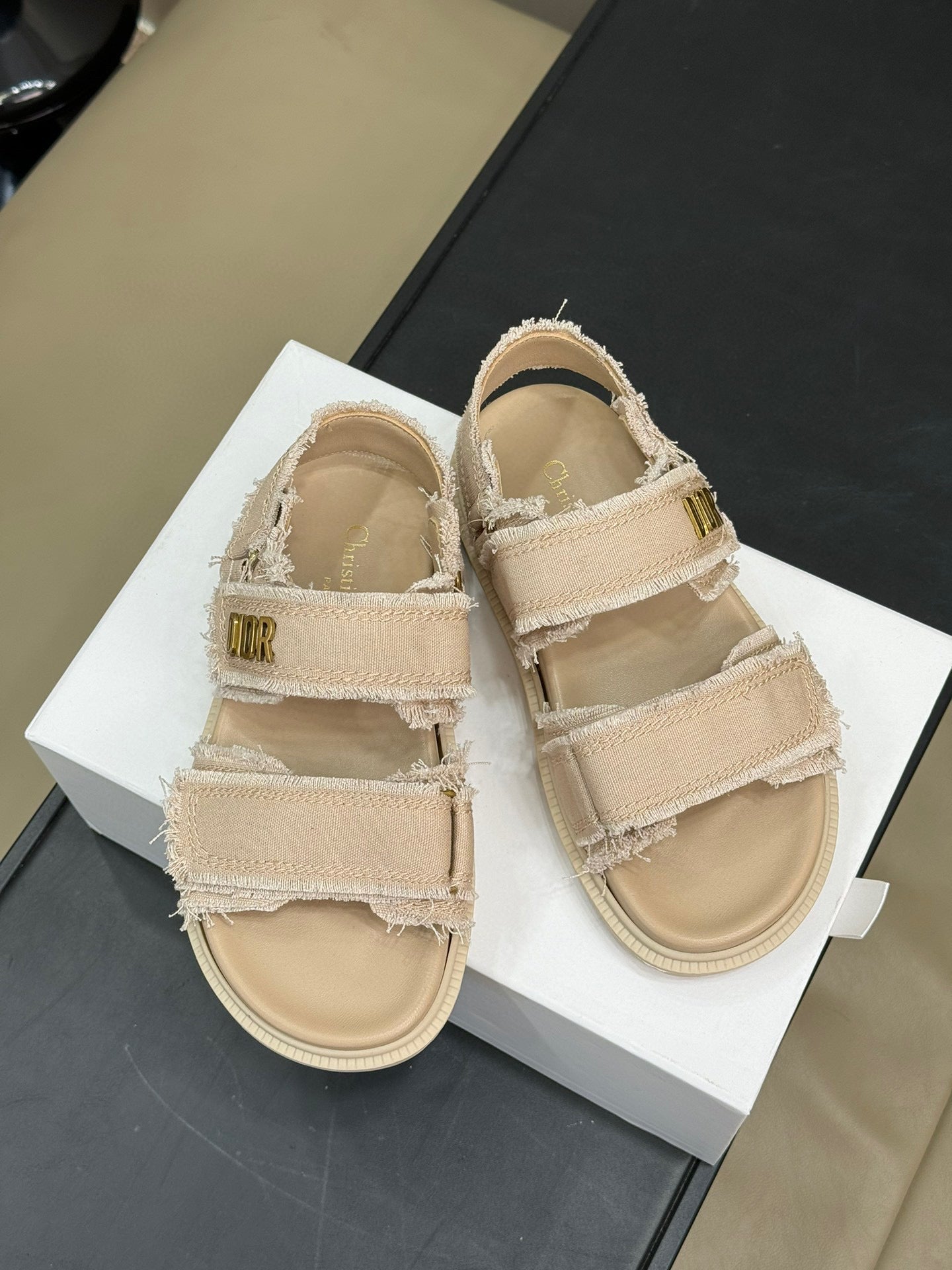 CD SANDALS