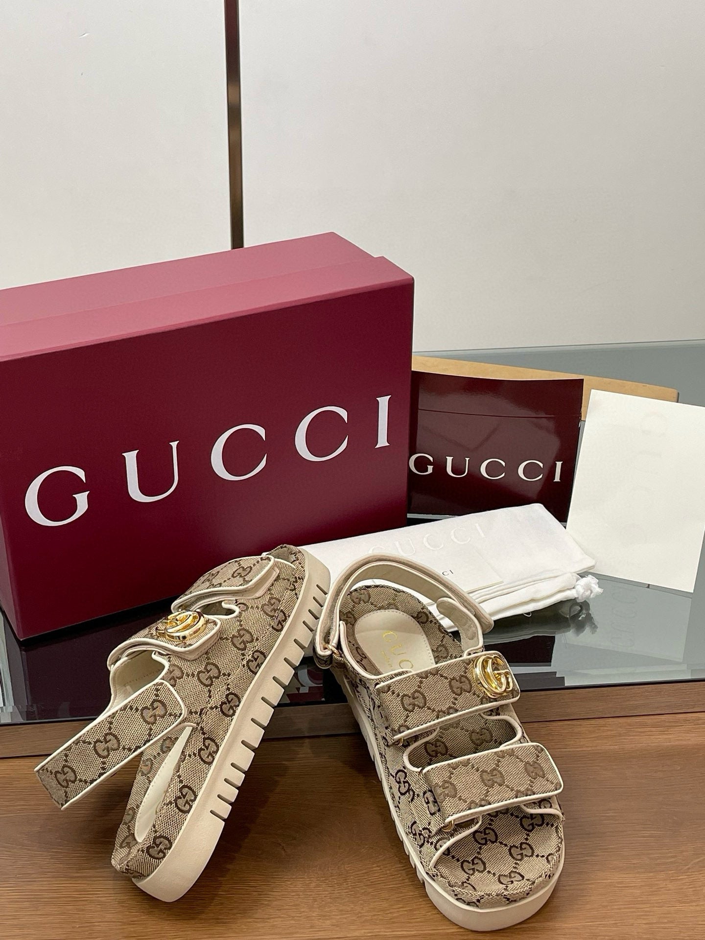 GG SANDALS