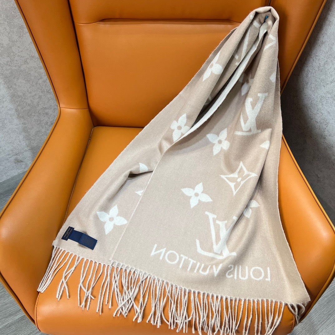LOU SCARF