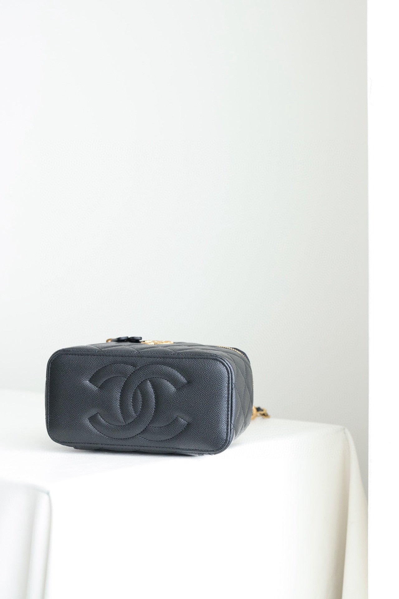 CC 24S VANITY BAG