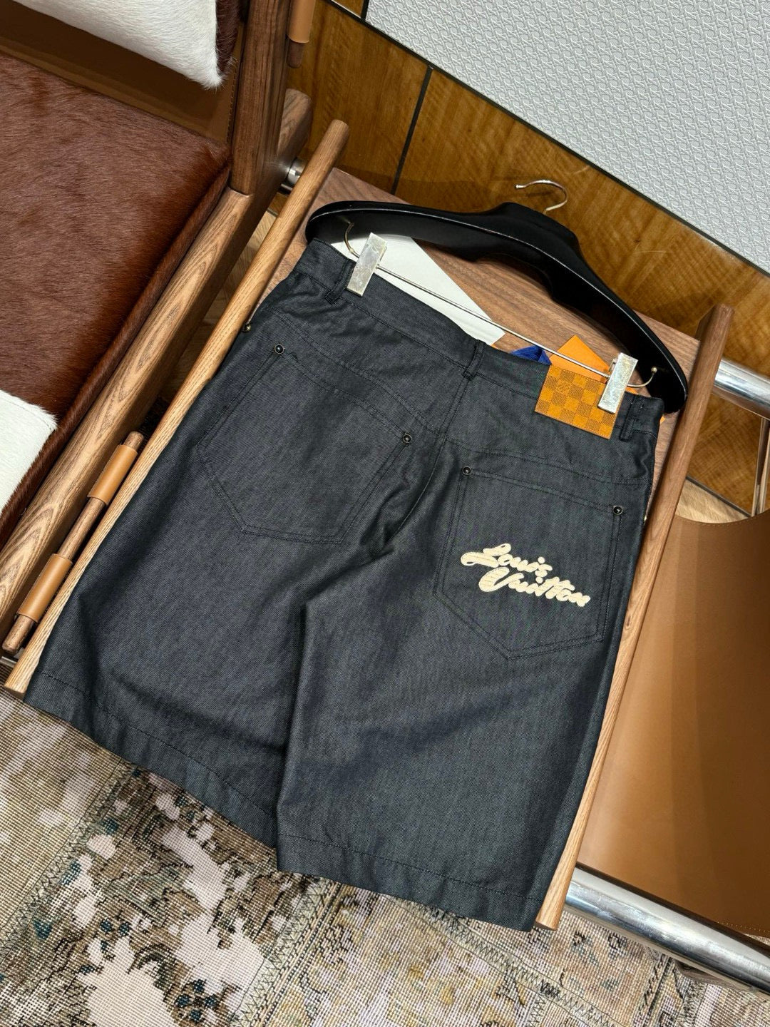 LOU SHORTS
